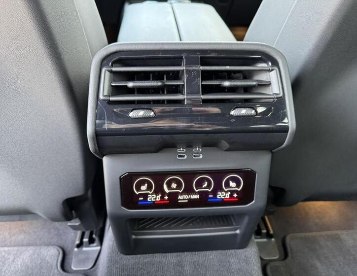 BMW i5 15