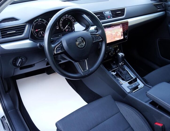 Škoda Superb 18