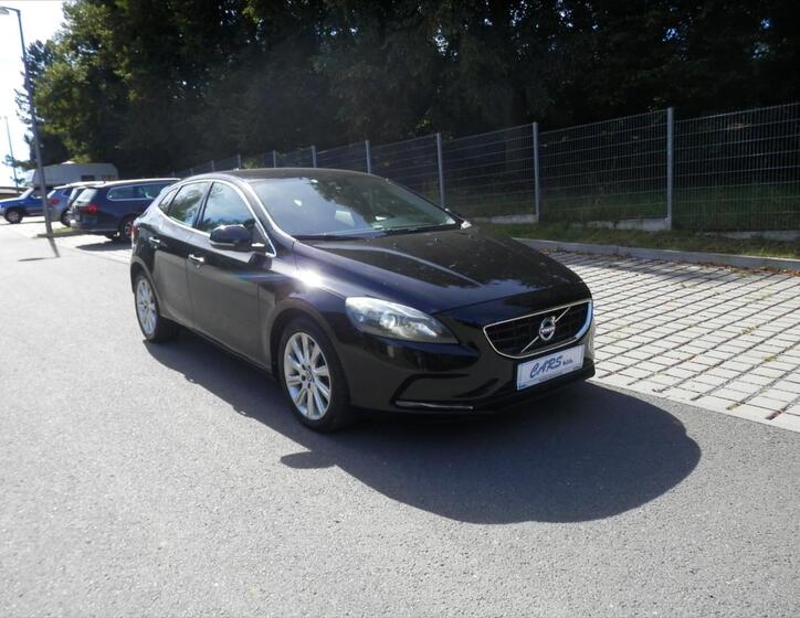 Volvo V40 4