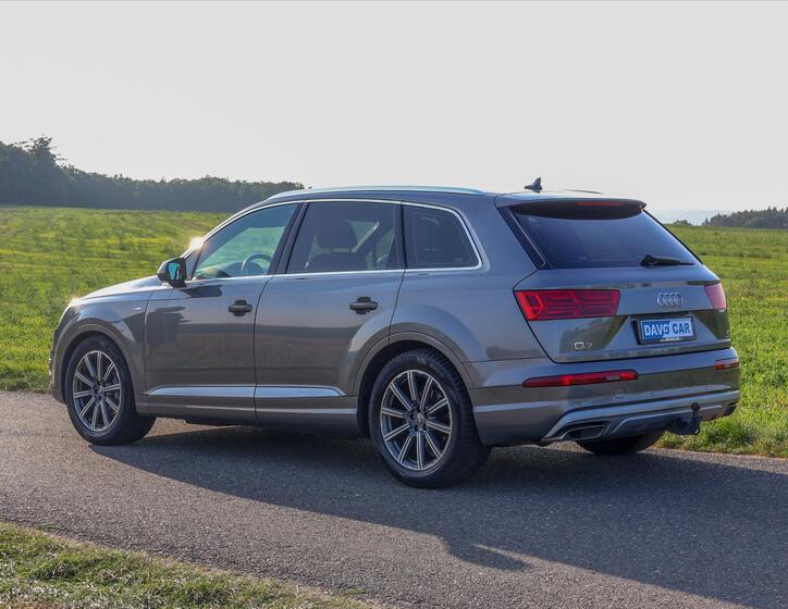 Audi Q7 5