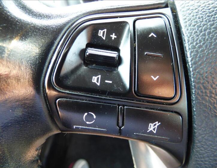 KIA Rio 15