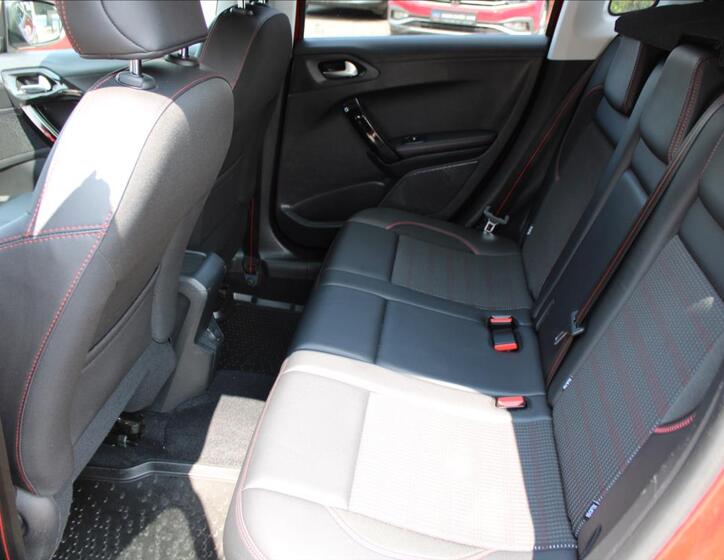 Peugeot 2008 10
