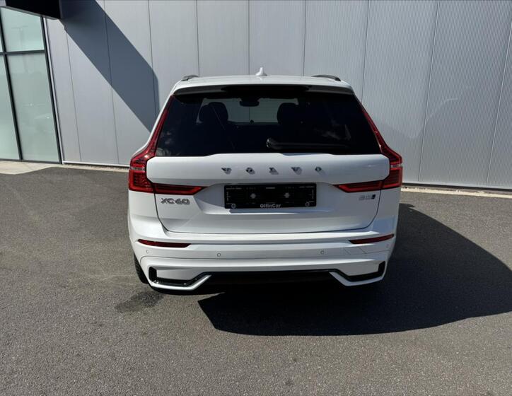 Volvo XC60 4