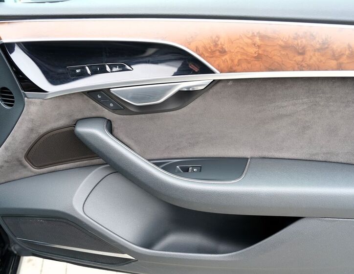 Audi A8 24