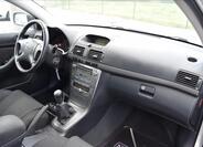 Toyota Avensis 19