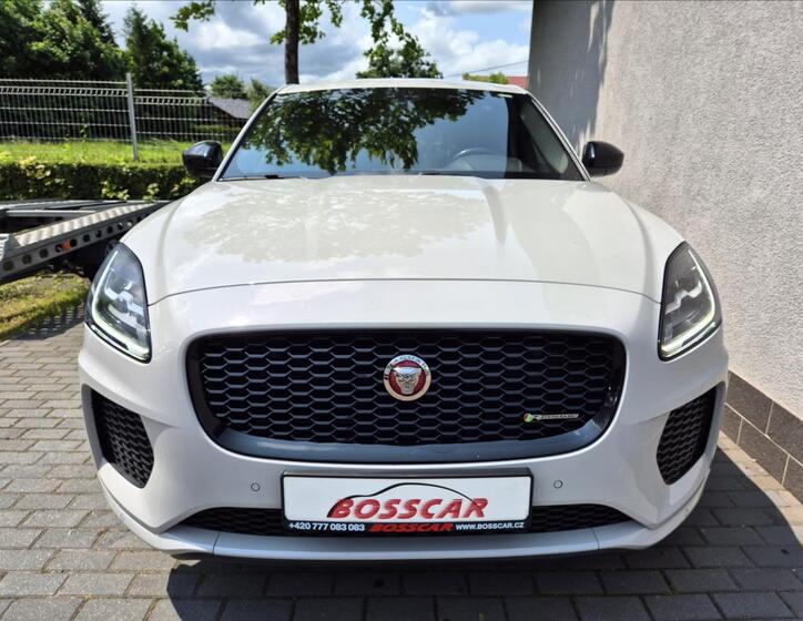 Jaguar E-Pace 11