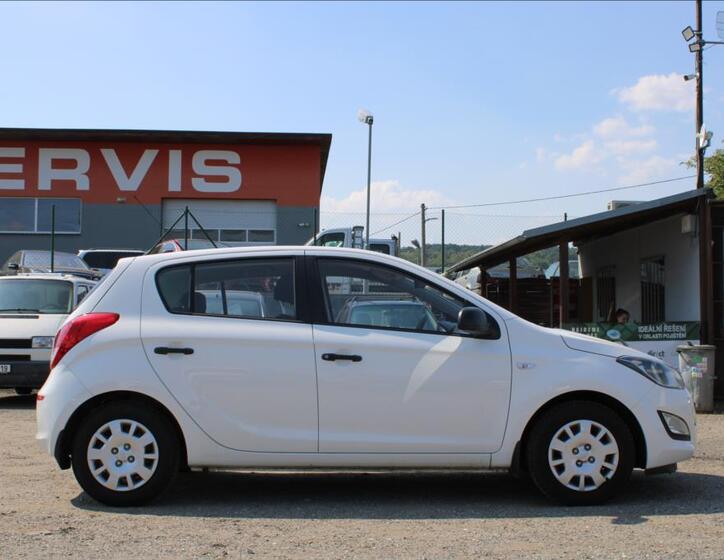 Hyundai i20 4