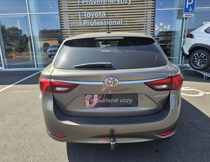 Toyota Avensis 14