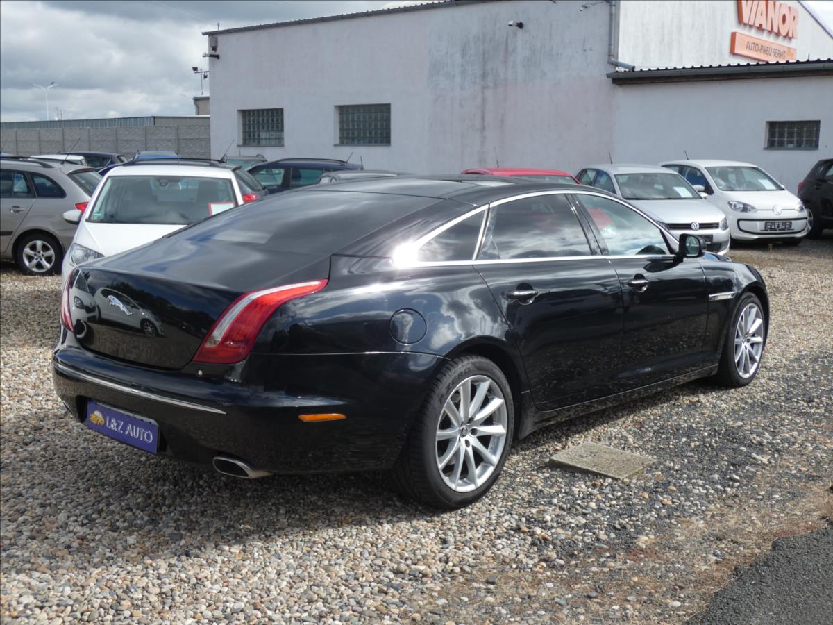 Jaguar XJ