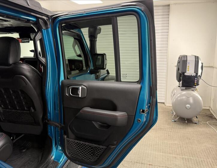Jeep Wrangler 30