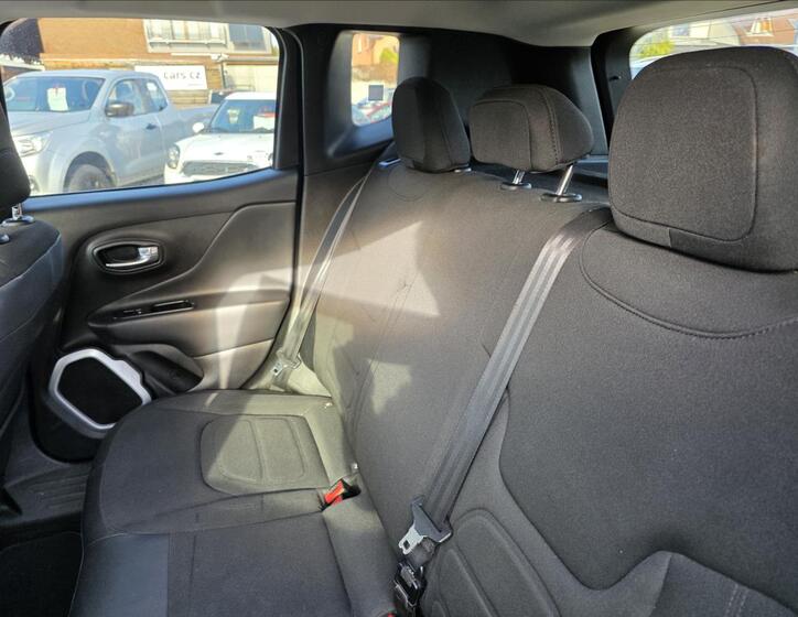 Jeep Renegade 23
