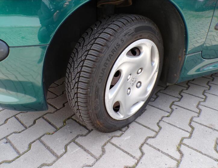 Peugeot 206 27