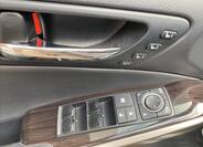 Lexus IS 300h 13