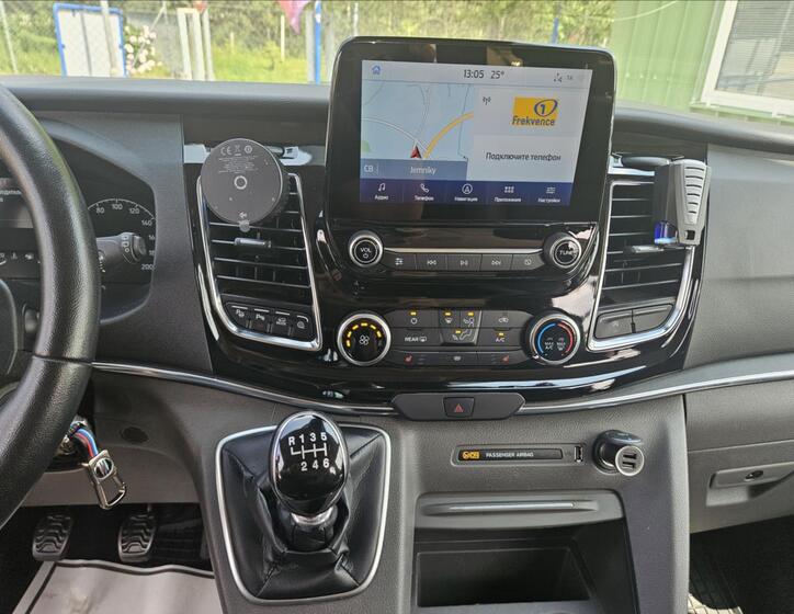 Ford Tourneo Custom 12