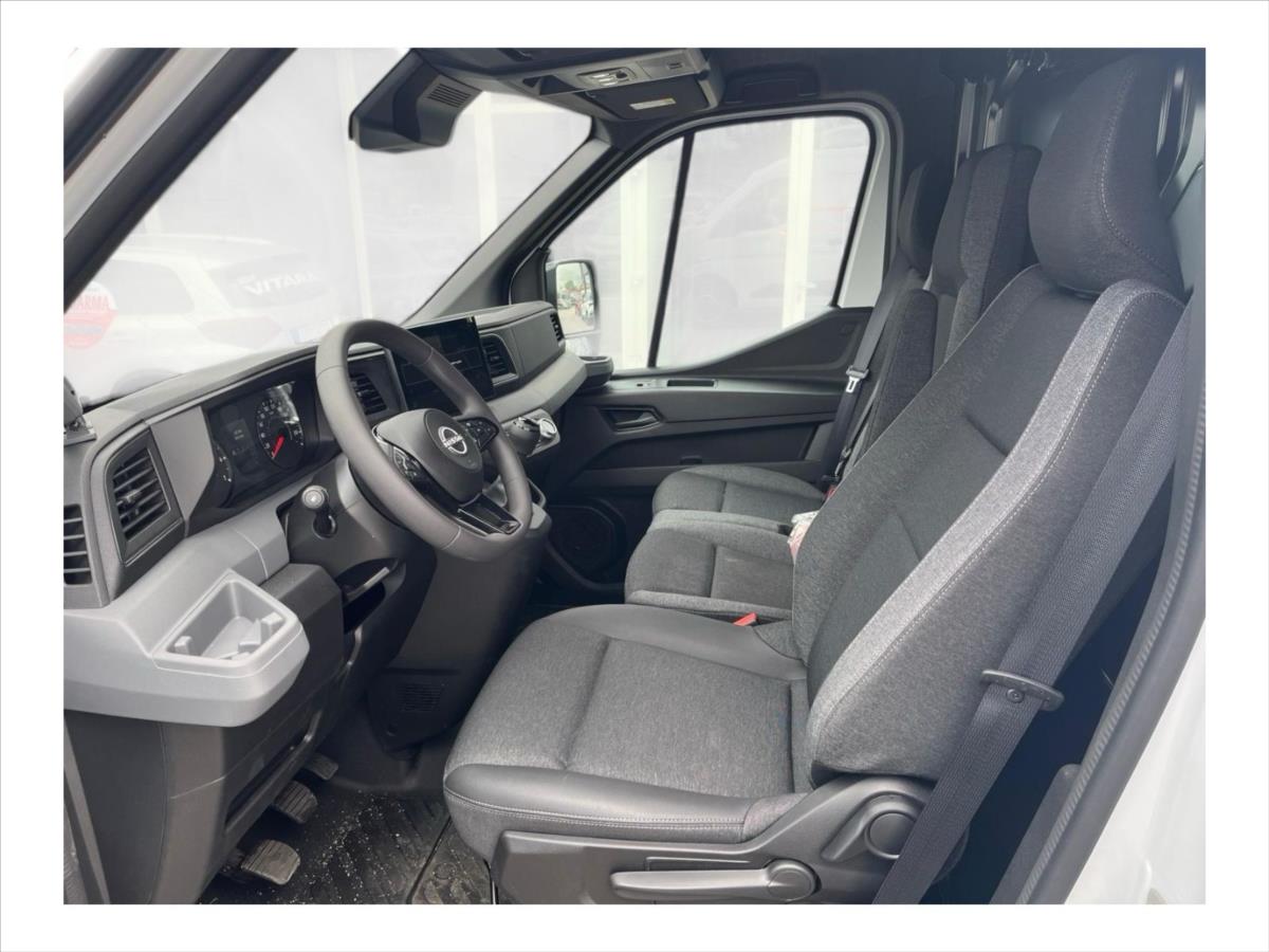 Nissan Interstar
