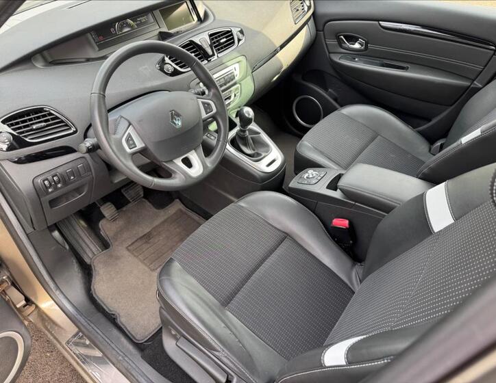 Renault Scénic 12