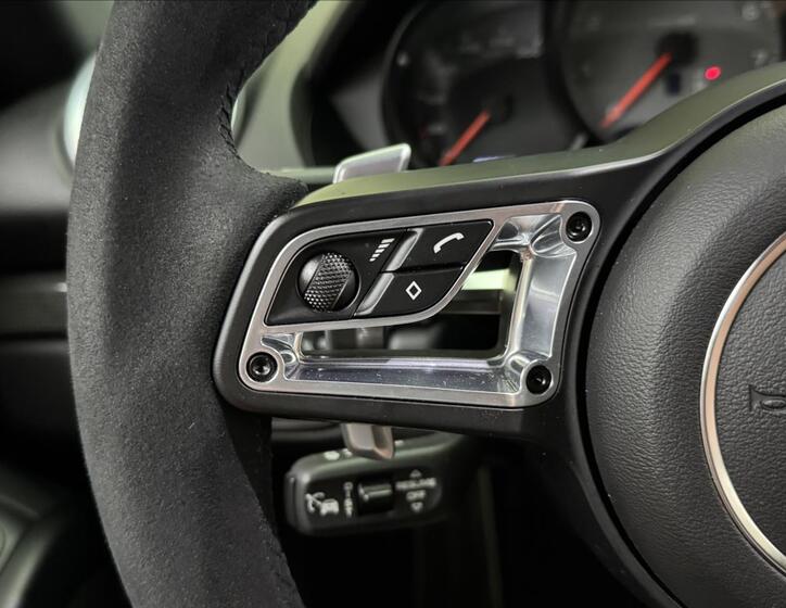 Porsche Cayman 16