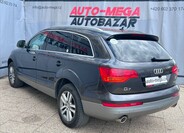 Audi Q7 8