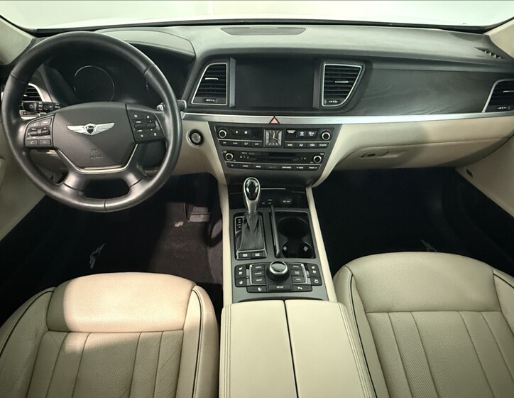 Hyundai Genesis 10