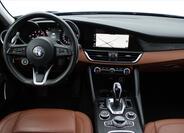 Alfa Romeo Giulia 14