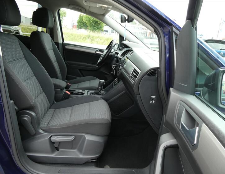 Volkswagen Touran 26