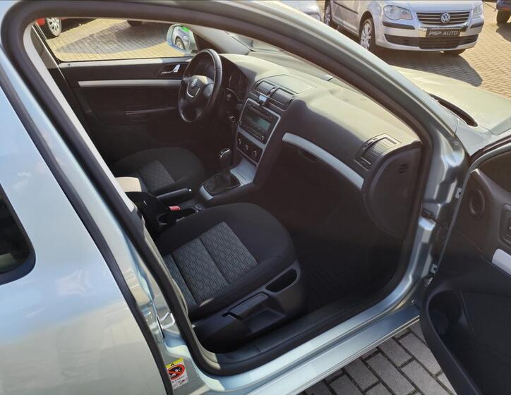 Škoda Octavia 23