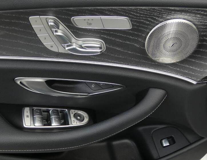 Mercedes-Benz Třídy E 9
