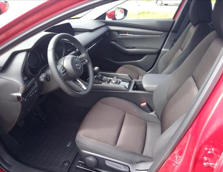 Mazda 3 8