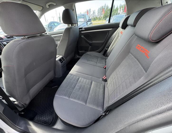 Volkswagen Golf 12