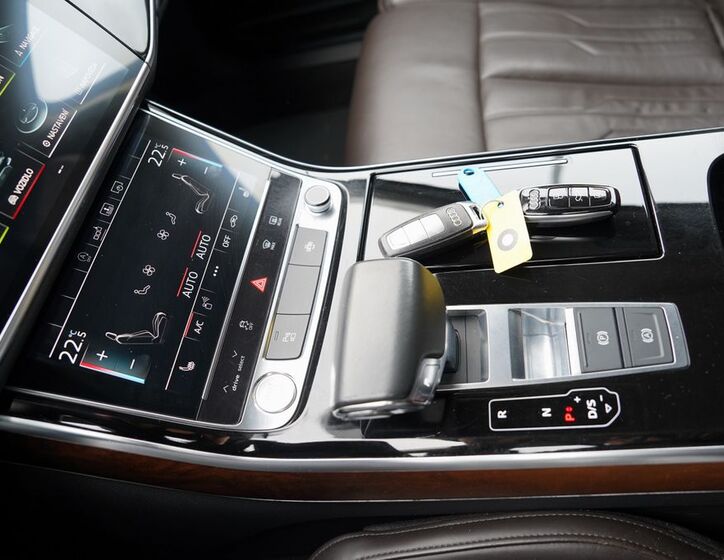 Audi A8 49