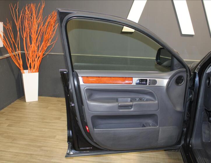 Volkswagen Touareg 12