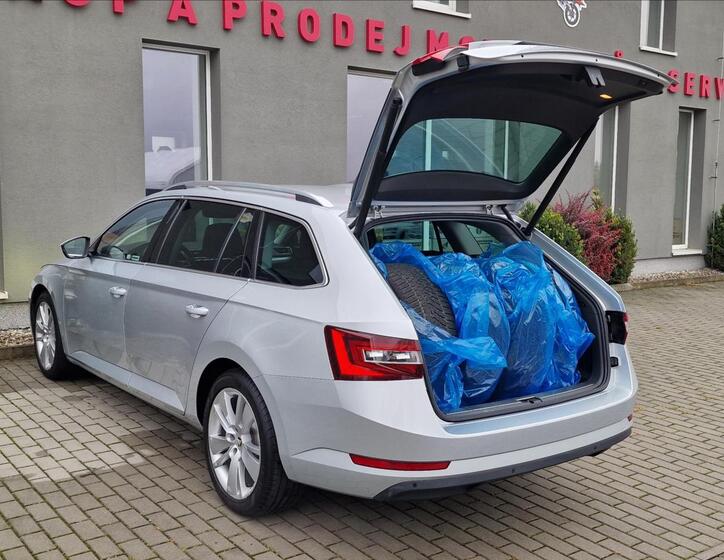 Škoda Superb 40