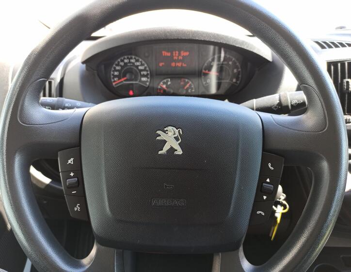 Peugeot Boxer 26