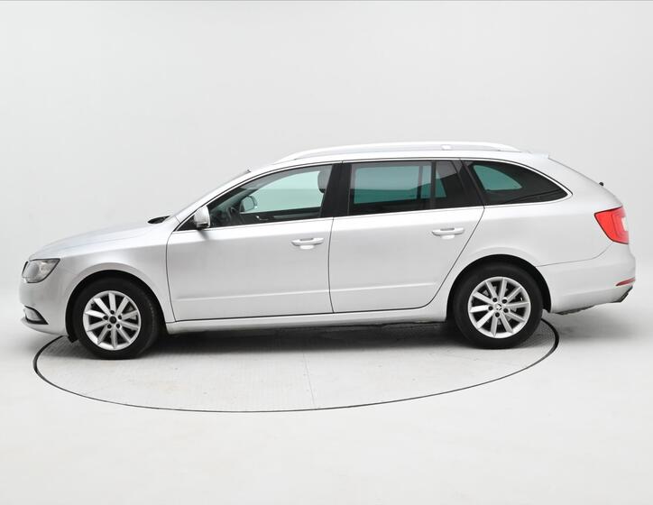 Škoda Superb 8