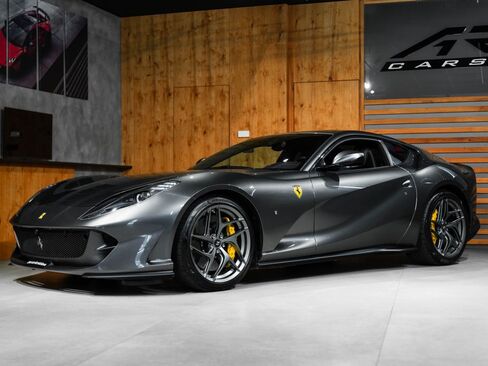 Ferrari 812