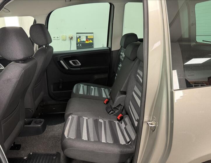 Škoda Roomster 8