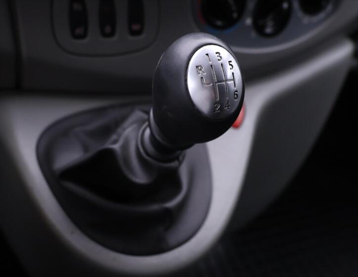 Renault Trafic 27