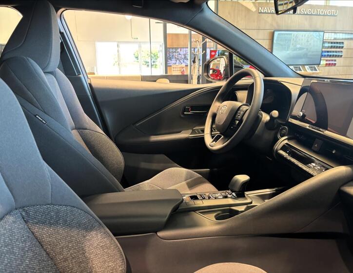 Toyota C-HR 8