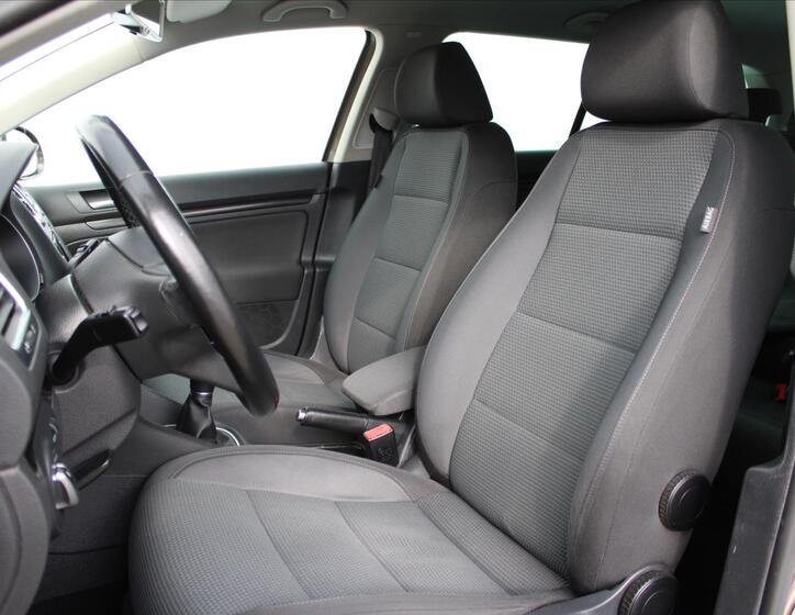 Volkswagen Golf 10