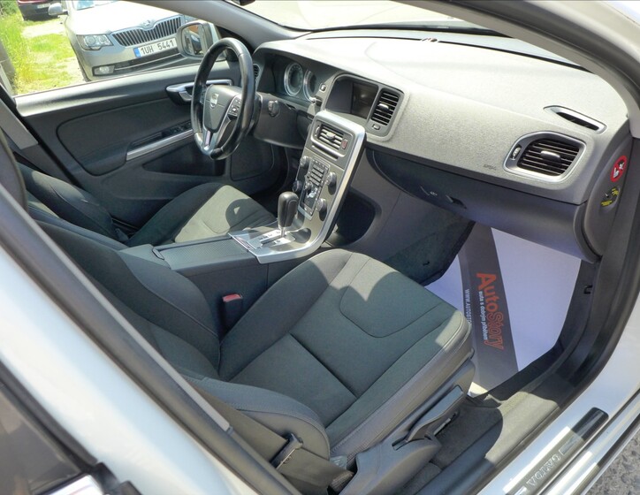 Volvo V60 33