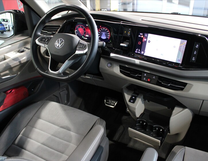 Volkswagen Multivan 12