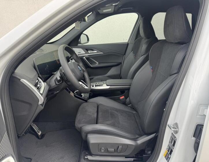 BMW iX1 5