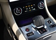 Jaguar F-Pace 23