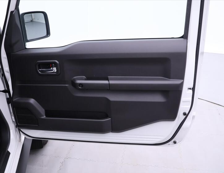 Suzuki Jimny 13