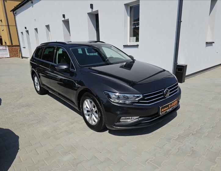 Volkswagen Passat 1