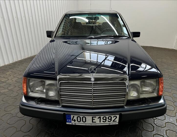 Mercedes-Benz 124 13