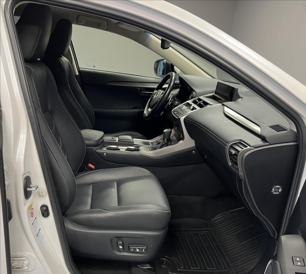 Lexus NX 300h