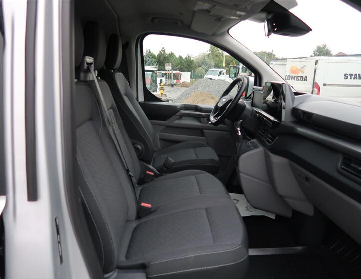 Ford Tourneo Custom 12