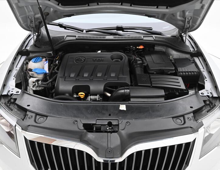 Škoda Superb 9
