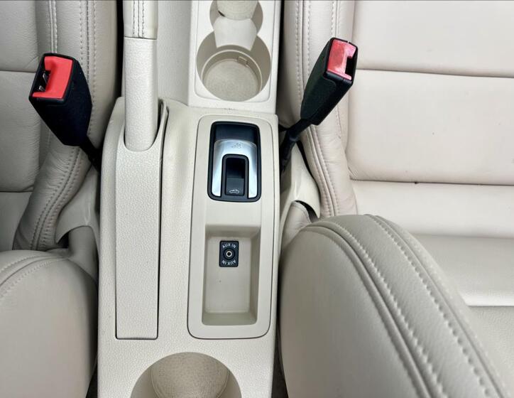 Volkswagen EOS 28